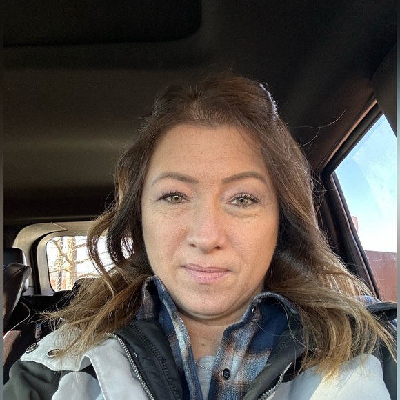 Meet your Posher, Tina - Picture 1 of 2